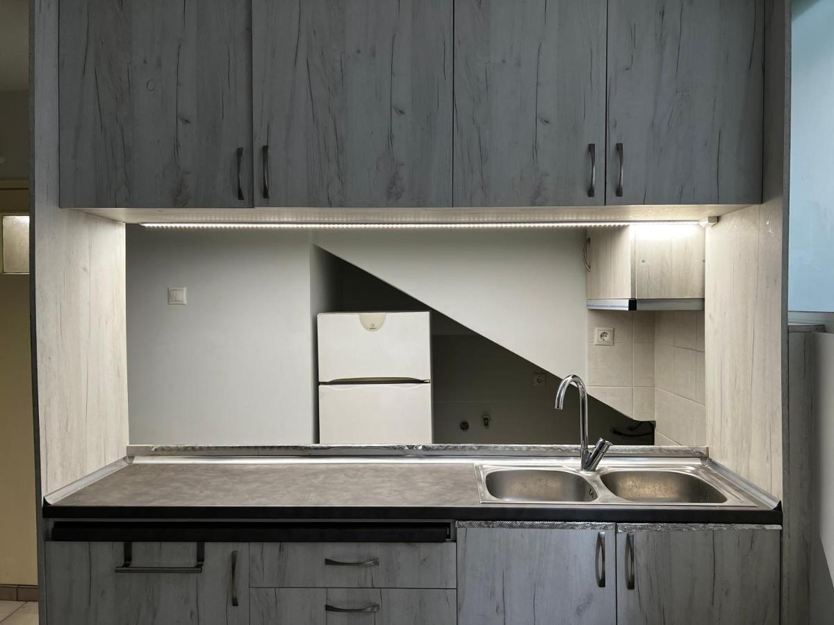 Budget Private Room In The Center Atenas Exterior foto