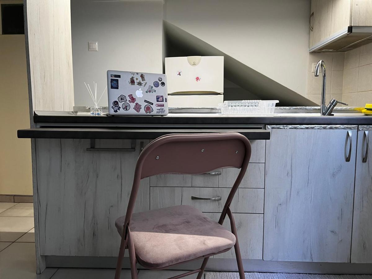 Budget Private Room In The Center Atenas Exterior foto